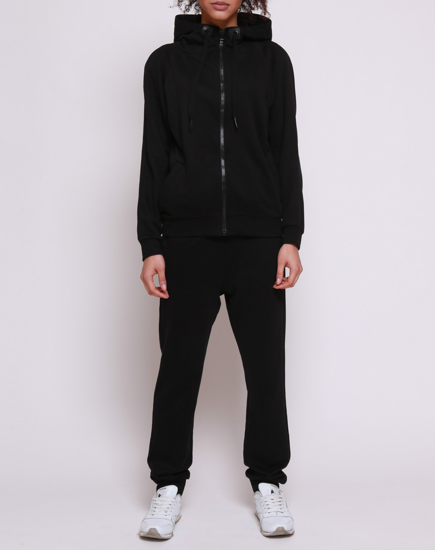 

Костюм черный