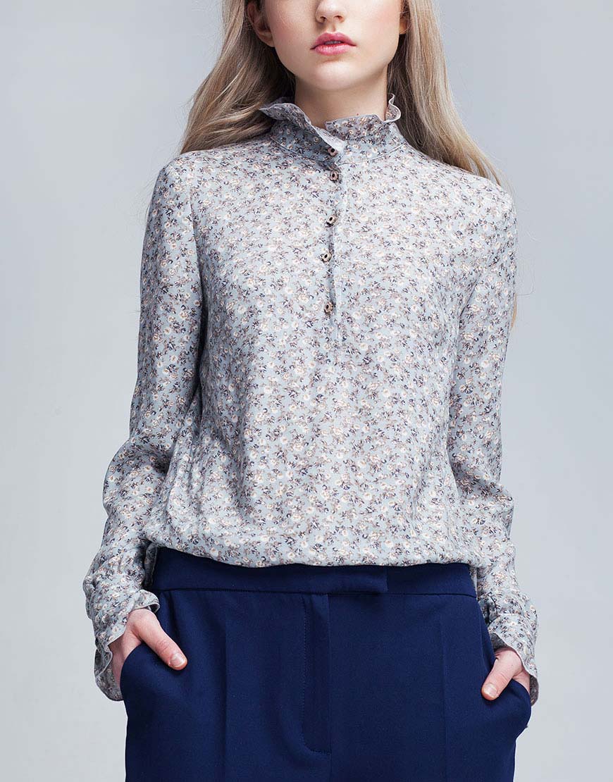 

Блуза с рюшами