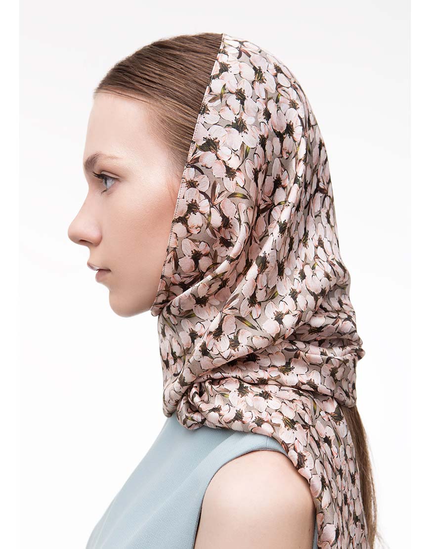 

Шелковая шаль с принтом