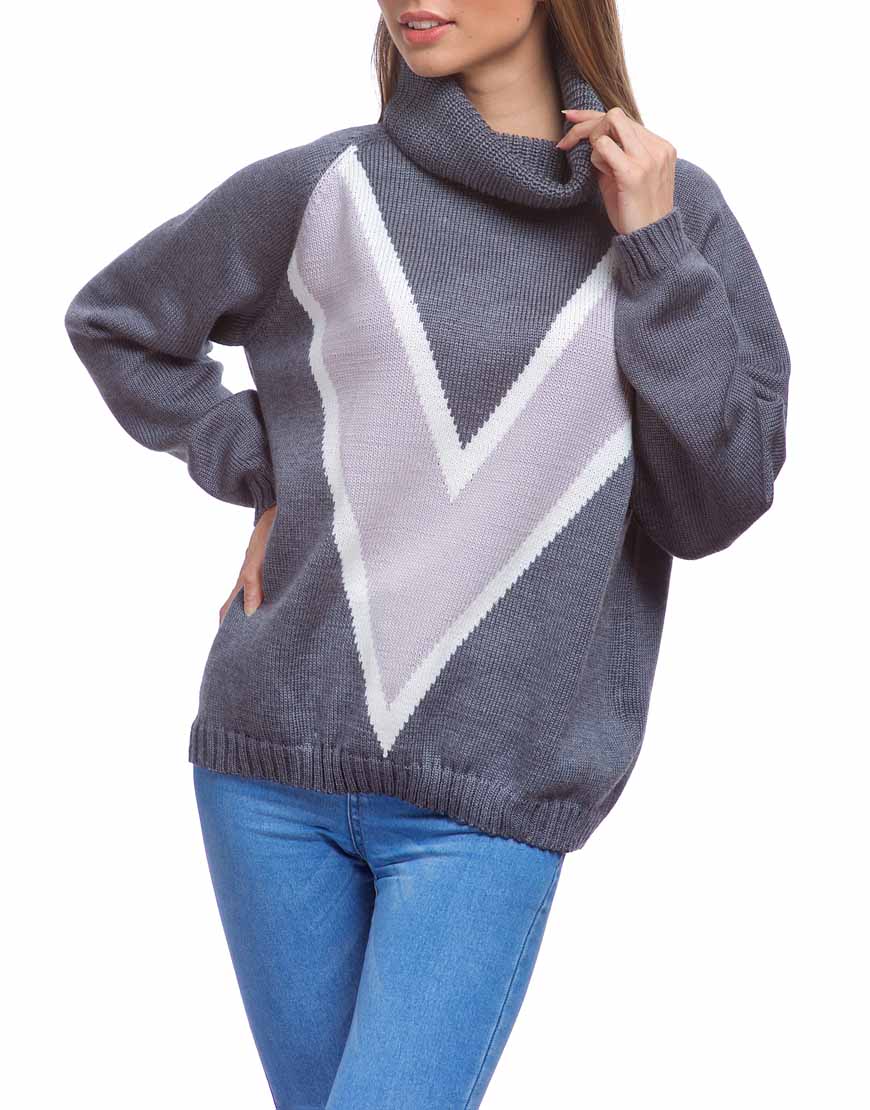 

Свободный свитер из мягкой шерсти