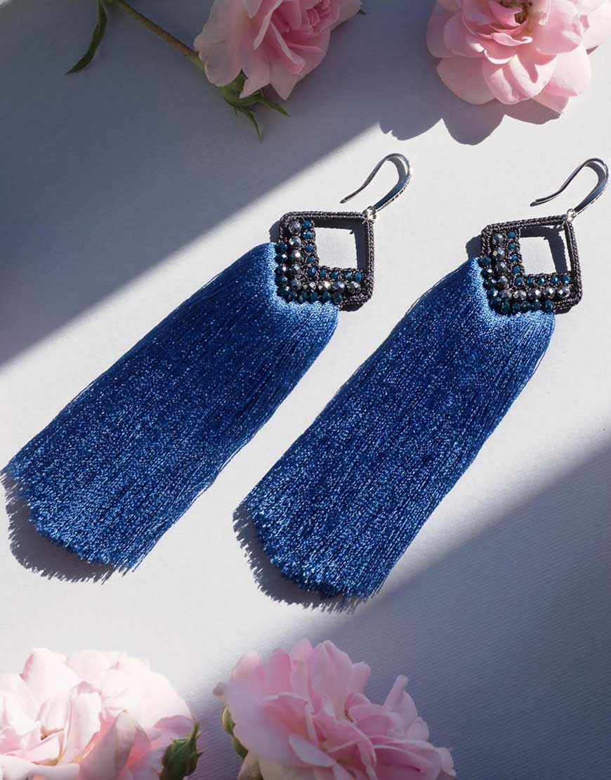 

Серьги из шелковой нити, гематита и Swarovski