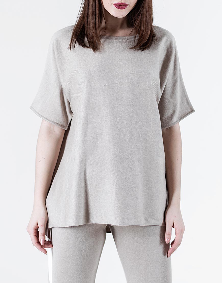

Футболка oversize c разрезами