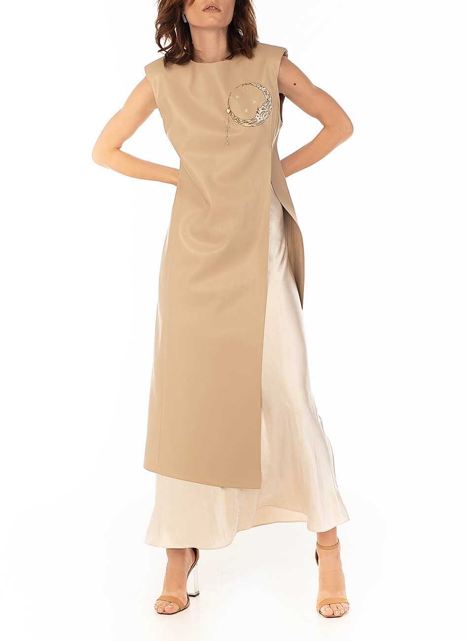 Подовжений топ з еко-шкіри WNDR_fw2021_tbezh_17, фото 1 Подовжений топ з еко-шкіри WNDR_fw2021_tbezh_17, фото 1 - в интернет магазине KAPSULA