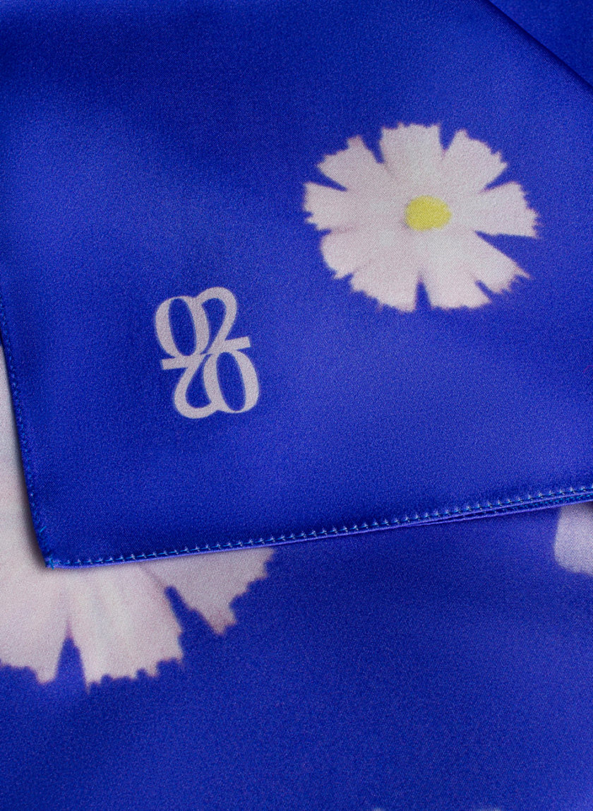 Шелковый платок с эксклюзивным принтом 100х100 см 0202_30039-5, фото 1 - в интернет магазине KAPSULA