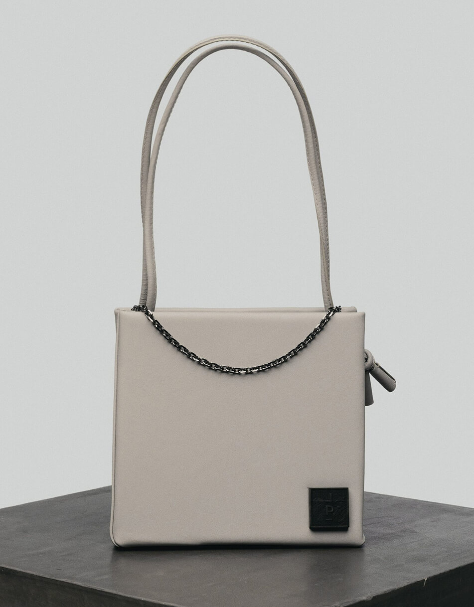 Шкіряна сумка Square Bag in Grey LPR_SQ-BA-M-Grey, фото 1 Шкіряна сумка Square Bag in Grey LPR_SQ-BA-M-Grey, фото 1 - в интернет магазине KAPSULA