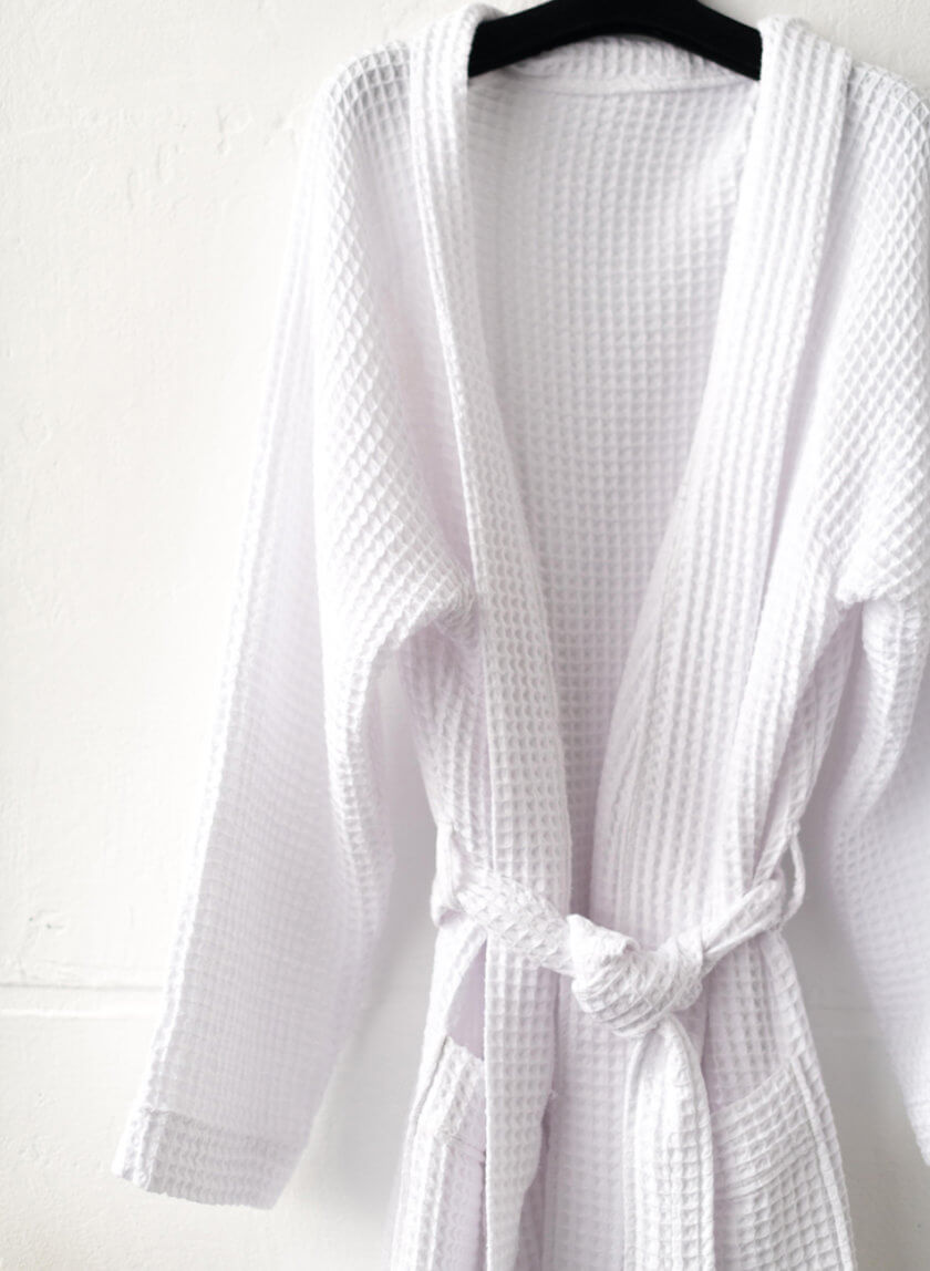 Хлопковый халат White HMME_CW06-018478R, фото 1 - в интернет магазине KAPSULA