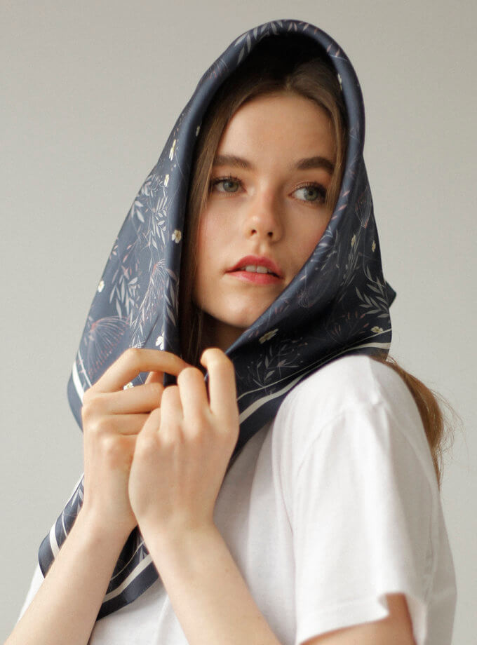 Шелковый платок Иней в тени 65х65 KL_M_2002, фото 1 - в интернет магазине KAPSULA