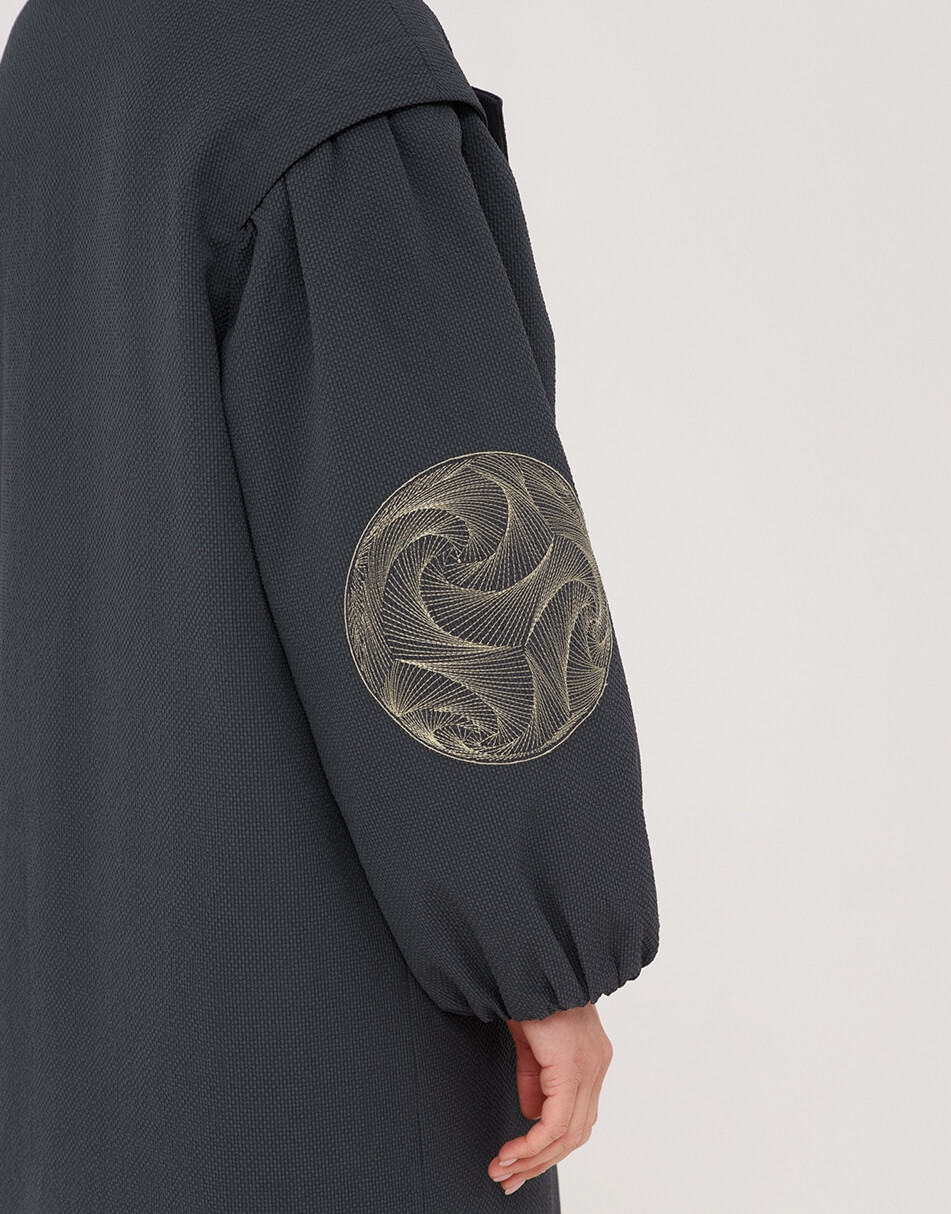 Пальто з вишитими рукавами WNDR_ss22_pgr_07, фото 1 Пальто з вишитими рукавами WNDR_ss22_pgr_07, фото 1 - в интернет магазине KAPSULA