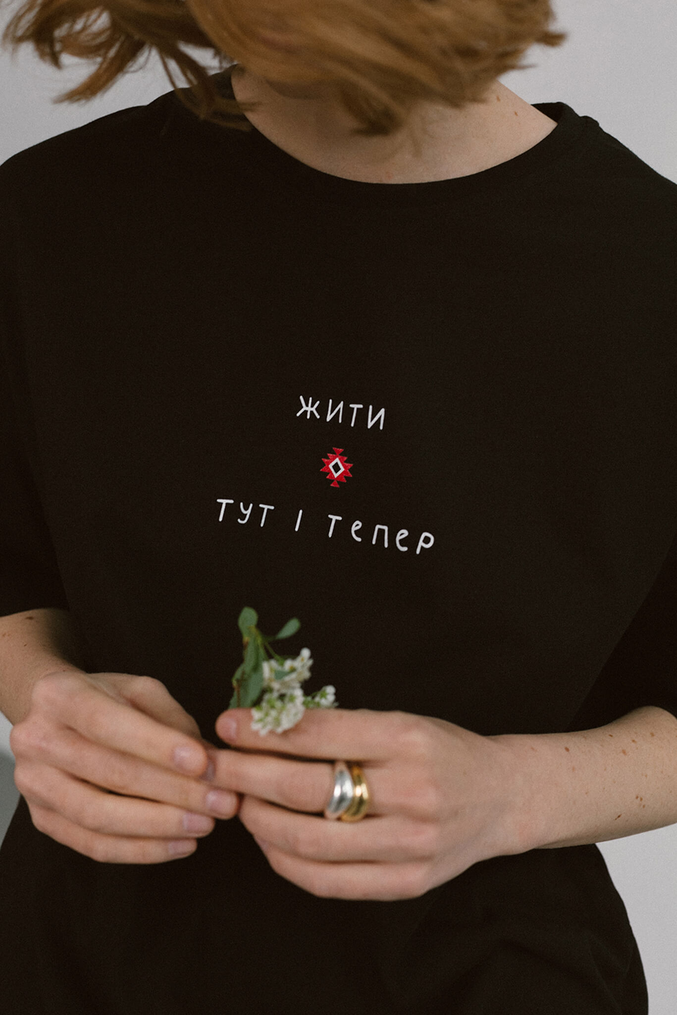 Футболка жіноча чорна вишивка жити BLCN_929, фото 1 Футболка жіноча чорна вишивка жити BLCN_929, фото 1 - в интернет магазине KAPSULA