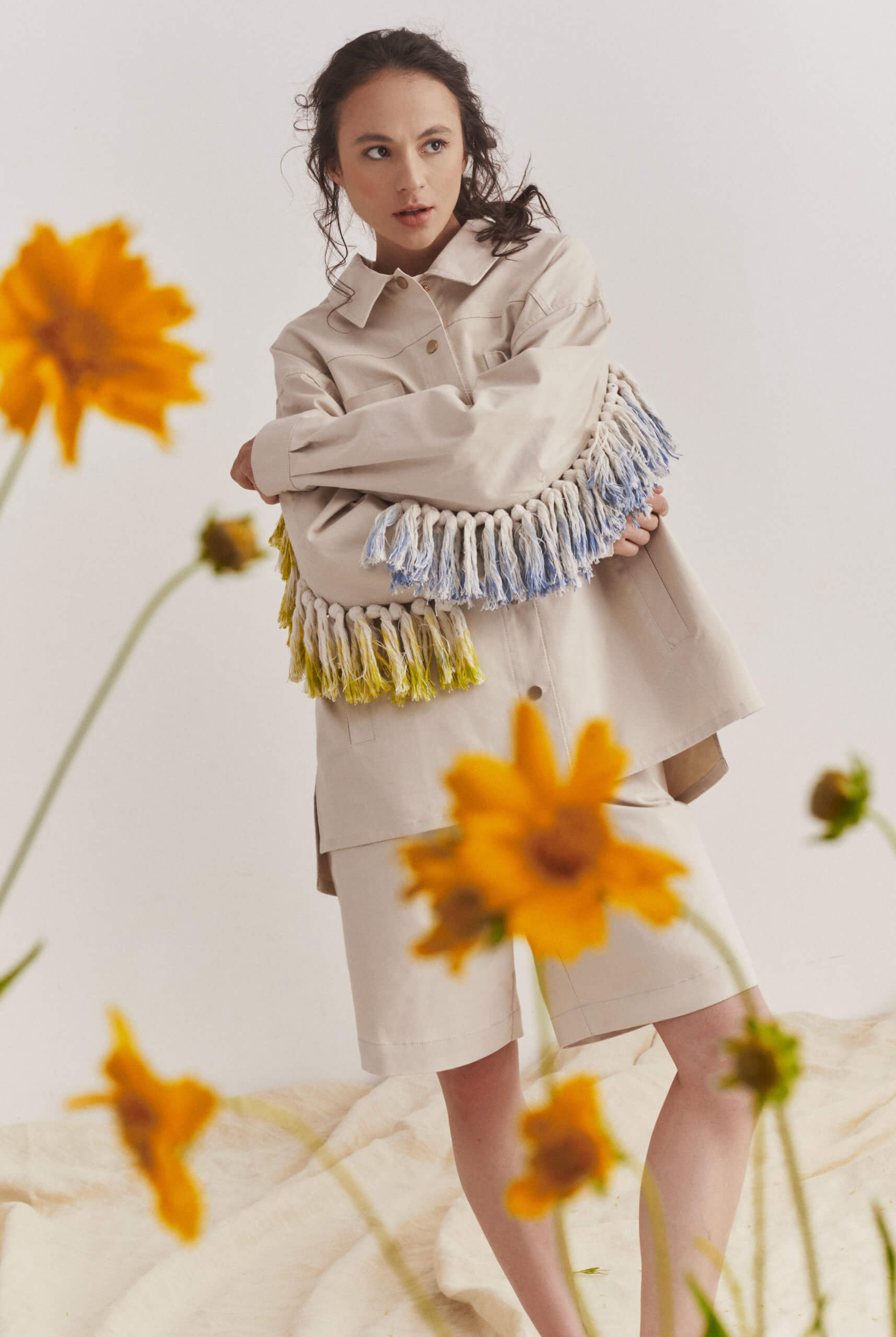 Куртка з кольоровою бахромою ZHRK_220010beigemulti, фото 1 Куртка з кольоровою бахромою ZHRK_220010beigemulti, фото 1 - в интернет магазине KAPSULA