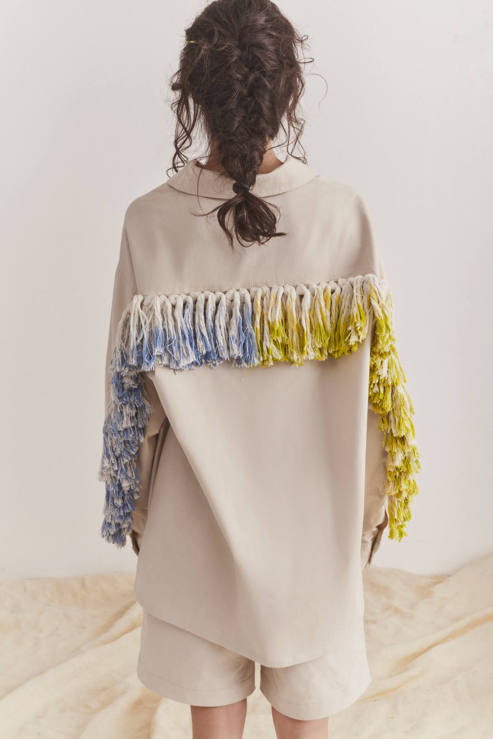 Куртка з кольоровою бахромою ZHRK_220010beigemulti, фото 1 Куртка з кольоровою бахромою ZHRK_220010beigemulti, фото 1 - в интернет магазине KAPSULA