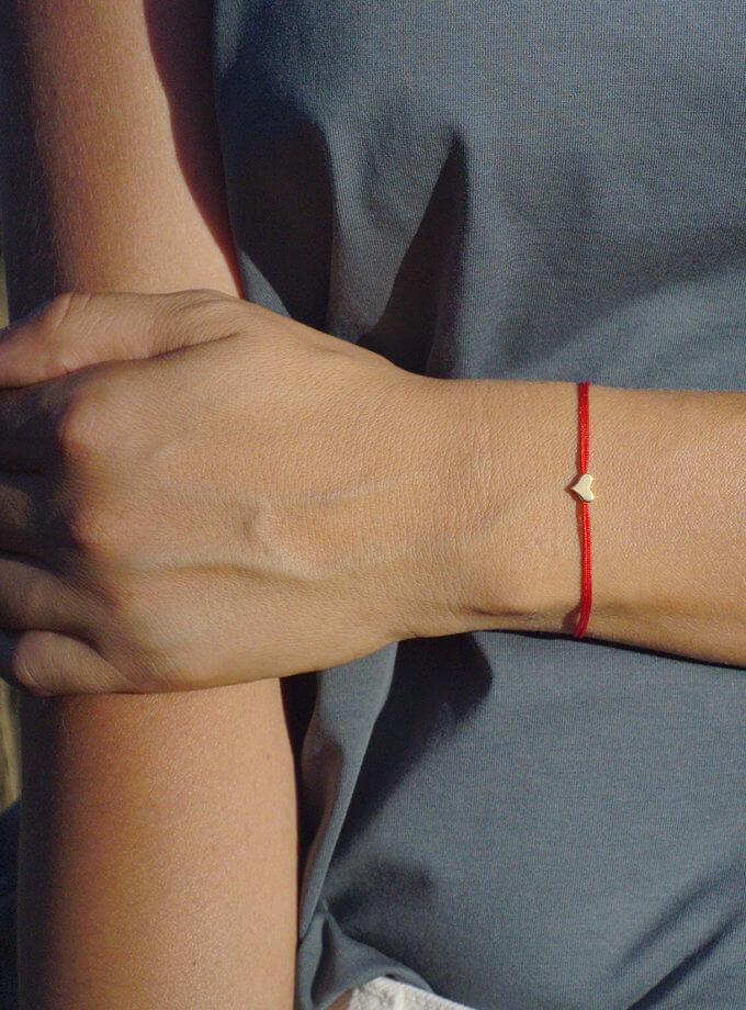Браслет з червоною ниточкою та сердечком IVA_RG01, фото 1 - в интернет магазине KAPSULA