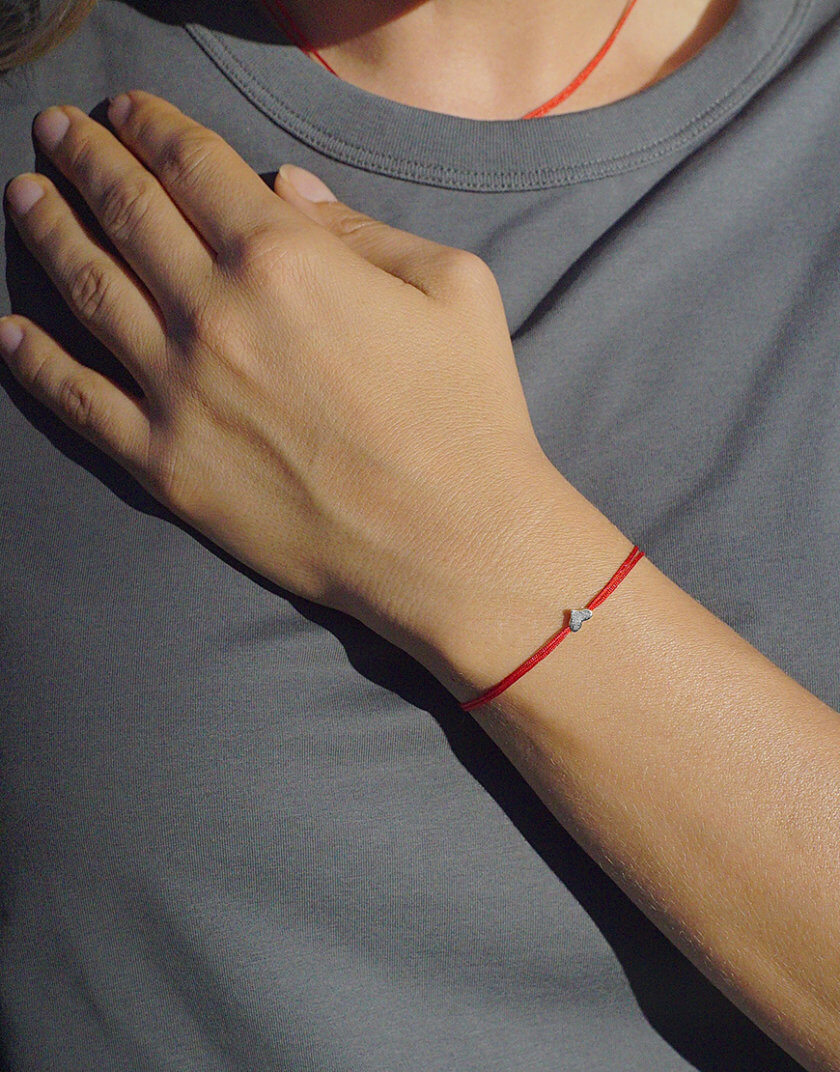 Браслет з червоною ниточкою та сердечком IVA_RS01, фото 1 - в интернет магазине KAPSULA