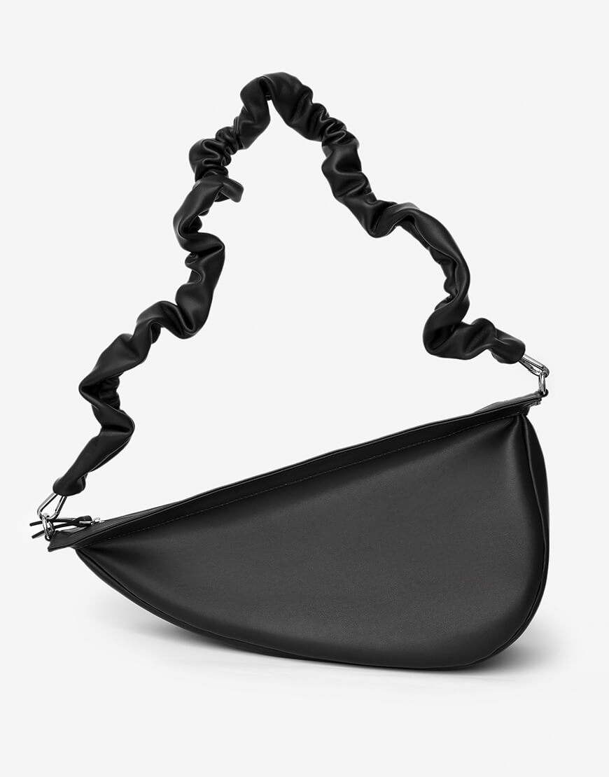 1 Сумка Напівмісяць чорна SATELLITE (STLLT_STHBBL)