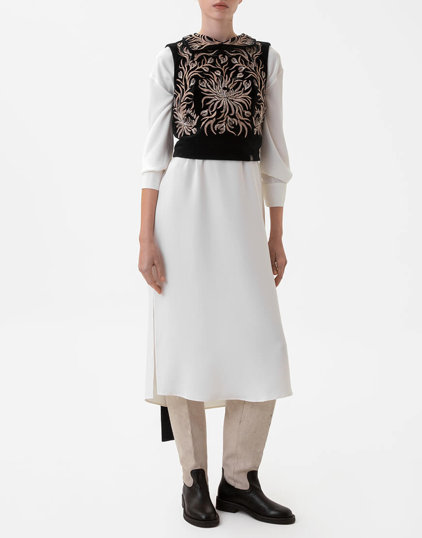 Вишитий жилет з коміром Яворівський дивоцвіт, темно-синій оксамит GPTV_GA_AA_1308, фото 1 Вишитий жилет з коміром Яворівський дивоцвіт, темно-синій оксамит GPTV_GA_AA_1308, фото 1 - в интернет магазине KAPSULA