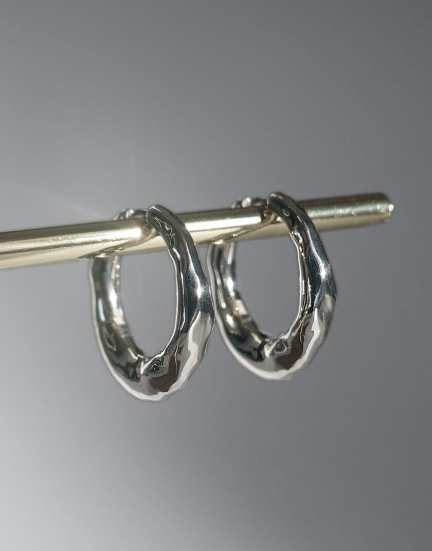 Великі сережки з фактурою пом'ятого металу КFNЕ_20001-10-S, фото 1 - в интернет магазине KAPSULA