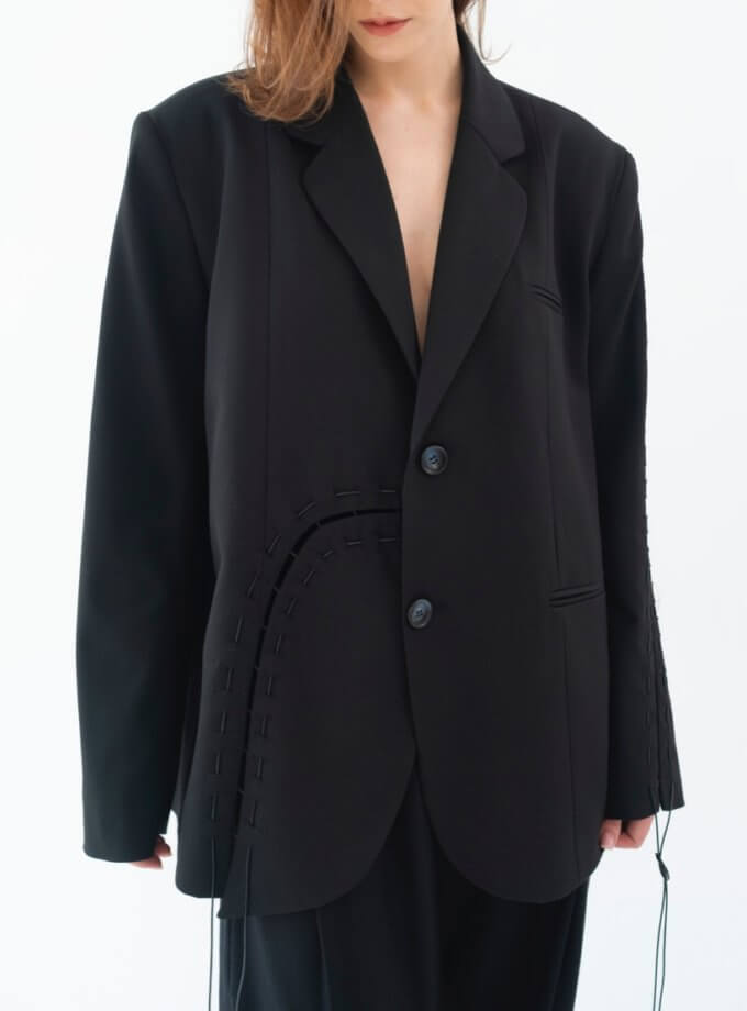 Однобортний чорний піджак Resilient Blazer із чорною шнурівкою 131402 Black, фото 1 - в интернет магазине KAPSULA