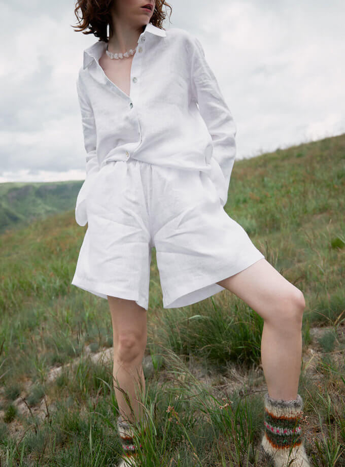 Костюм з льону вільного фасону-сорочка з шортами в білому кольорі з колекції Карпати GNZD_3OLSW-002-sh, фото 1 - в интернет магазине KAPSULA