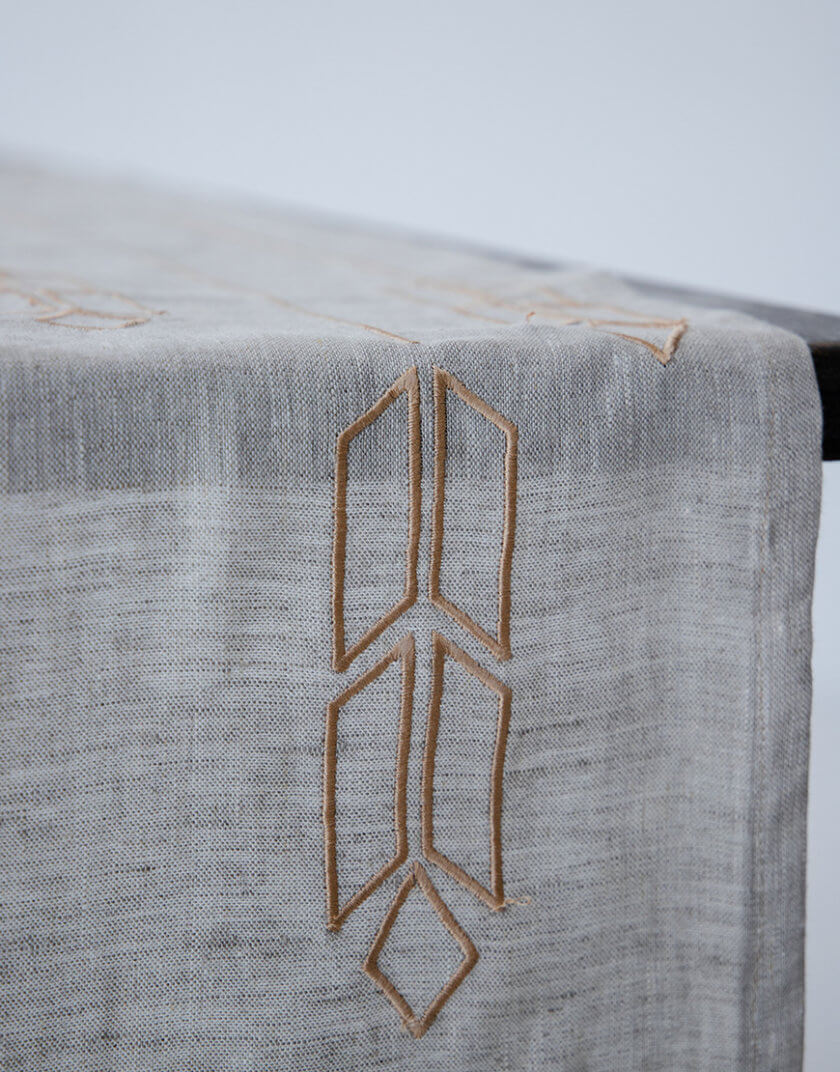 Ранер з льону з машинною вишивкою з колекції Колоски GNZD_LRMESC-001, фото 1 - в интернет магазине KAPSULA