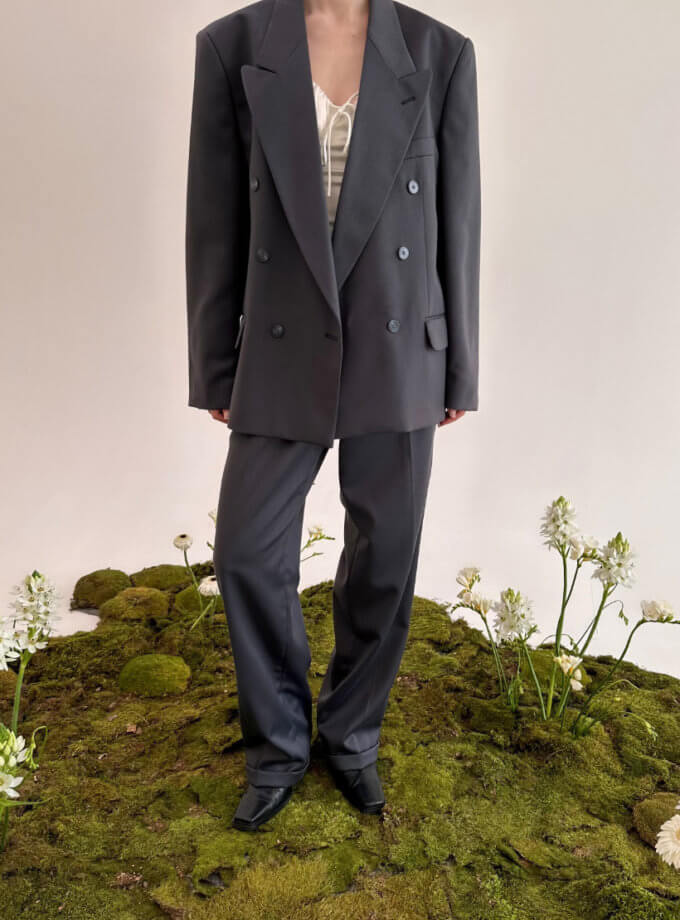 Костюм з двобортним піджаком та брюками прямого крою VJ_FLW_006, фото 1 - в интернет магазине KAPSULA