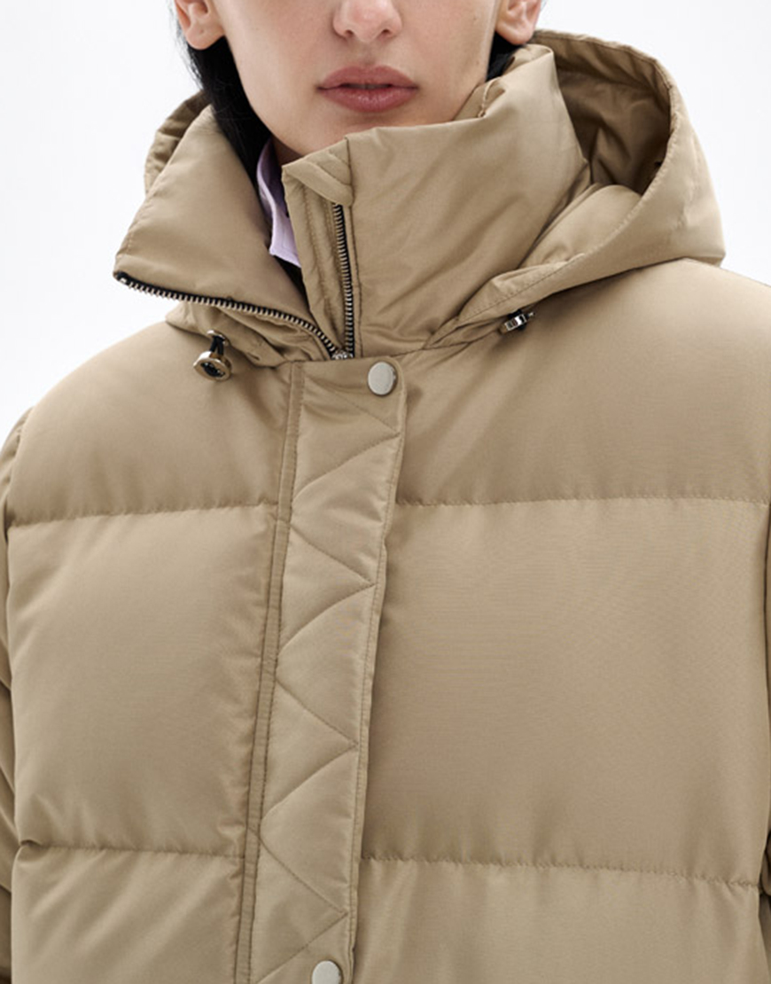 Пуфер Tiffany середньої довжини овесрайз крою MRCH_AW-21-18sand, фото 1 Пуфер Tiffany середньої довжини овесрайз крою MRCH_AW-21-18sand, фото 1 - в интернет магазине KAPSULA