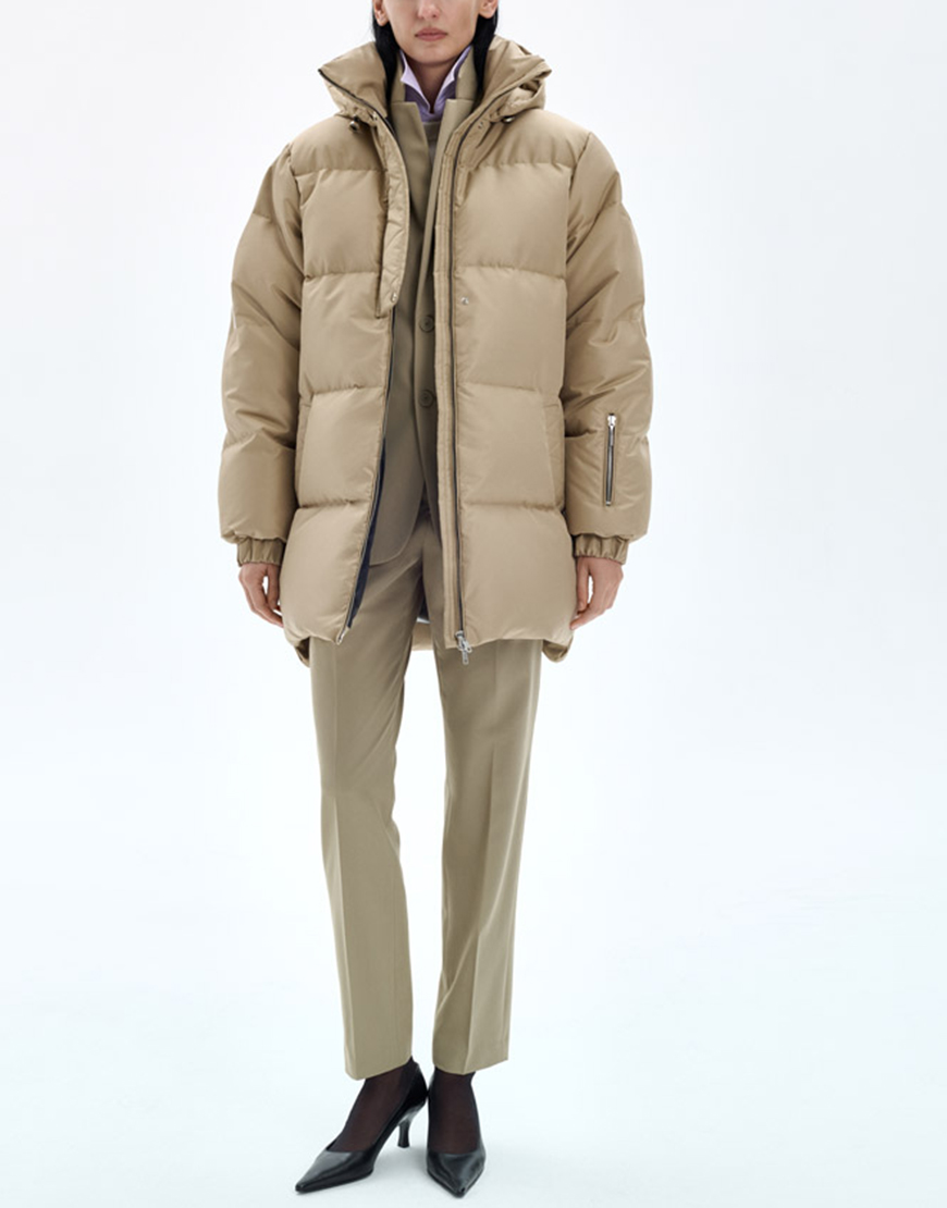 Пуфер Tiffany середньої довжини овесрайз крою MRCH_AW-21-18sand, фото 1 Пуфер Tiffany середньої довжини овесрайз крою MRCH_AW-21-18sand, фото 1 - в интернет магазине KAPSULA