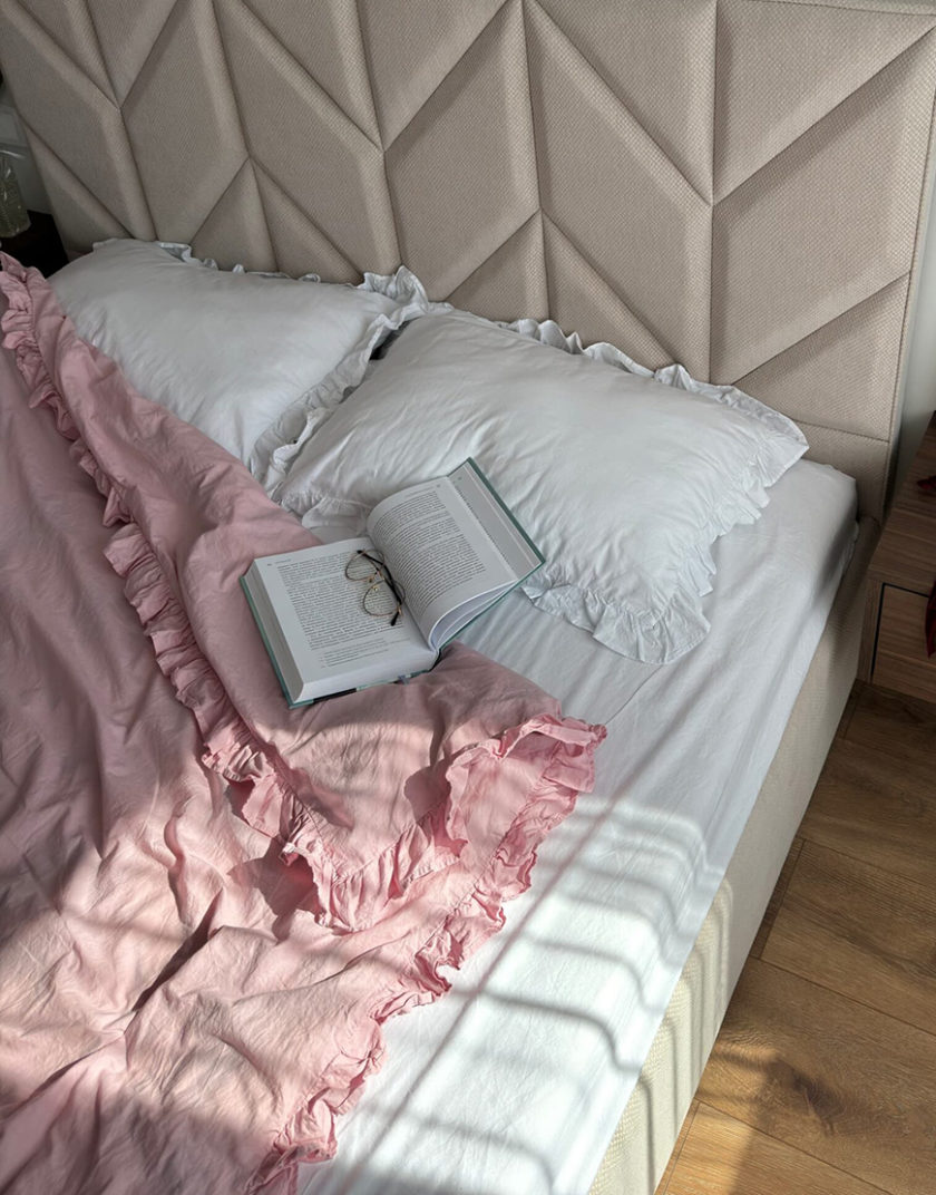Постільна білизна з рюшами білий+пудровий BEDCLZ_3921-1-2-2, фото 1 - в интернет магазине KAPSULA