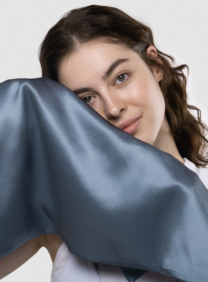 Шовковий рушник для обличчя блакитний MLD_silk_towel_1, фото 1 - в интернет магазине KAPSULA