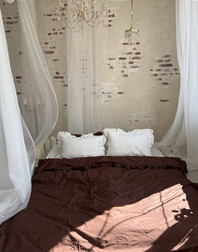 Комплект постільної білизни White+chocolate з рюшами BEDCLZ_3921-1-2-1, фото 1 - в интернет магазине KAPSULA