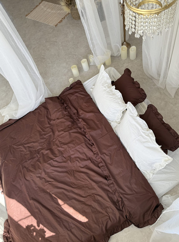 Комплект постільної білизни White+chocolate з рюшами BEDCLZ_3921-1-2-1, фото 1 - в интернет магазине KAPSULA