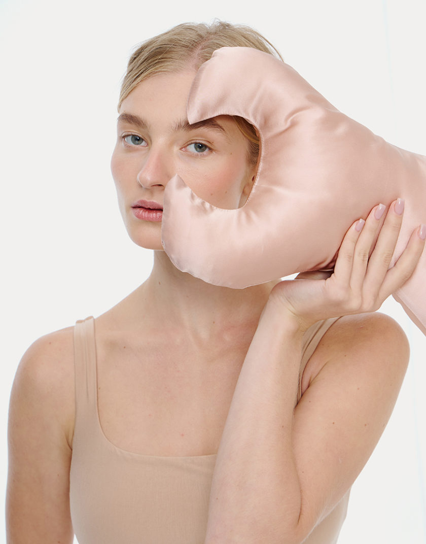 Анти-ейдж подушка Key проти зморшків навколо очей рожева MLD_pillow_4, фото 1 - в интернет магазине KAPSULA