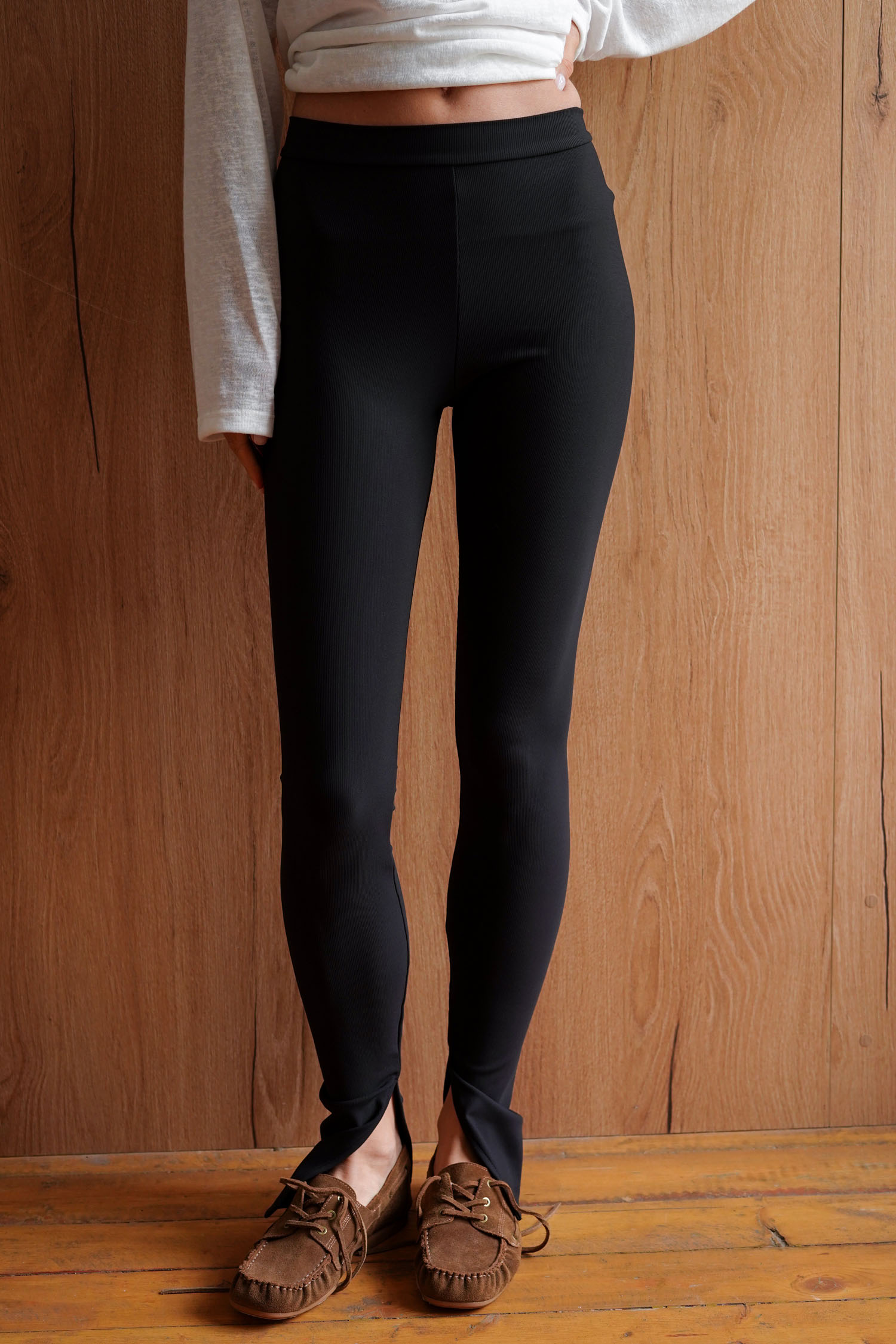 Легінси з розрізами в рубчик чорні TLA_00002952, фото 1 Легінси з розрізами в рубчик чорні TLA_00002952, фото 1 - в интернет магазине KAPSULA