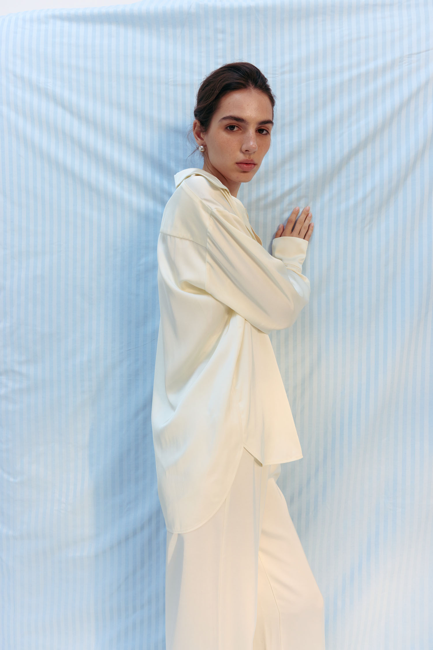 Сорочка прямого крою з сатину молочна TLA_00003238, фото 1 Сорочка прямого крою з сатину молочна TLA_00003238, фото 1 - в интернет магазине KAPSULA