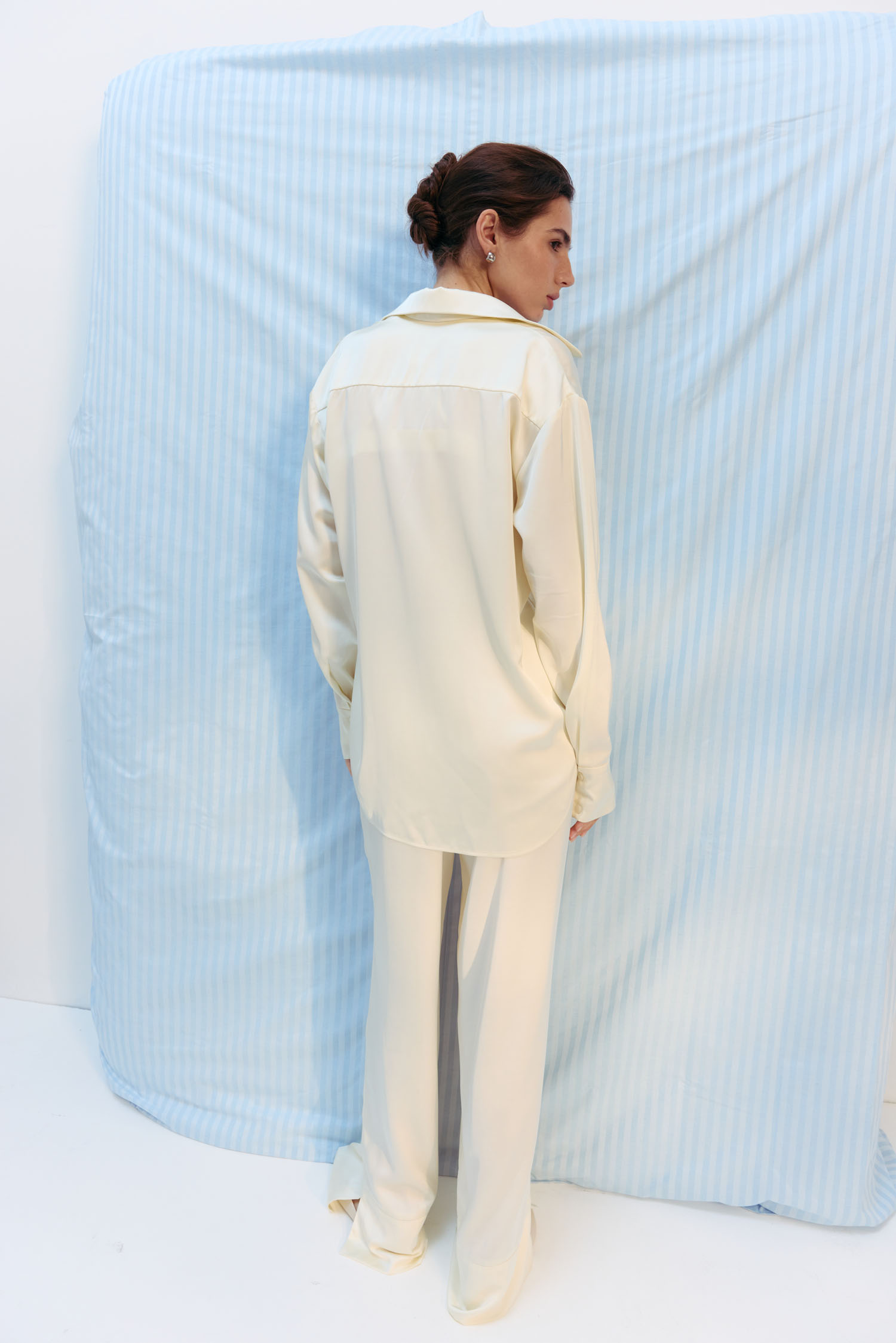 Сорочка прямого крою з сатину молочна TLA_00003238, фото 1 Сорочка прямого крою з сатину молочна TLA_00003238, фото 1 - в интернет магазине KAPSULA