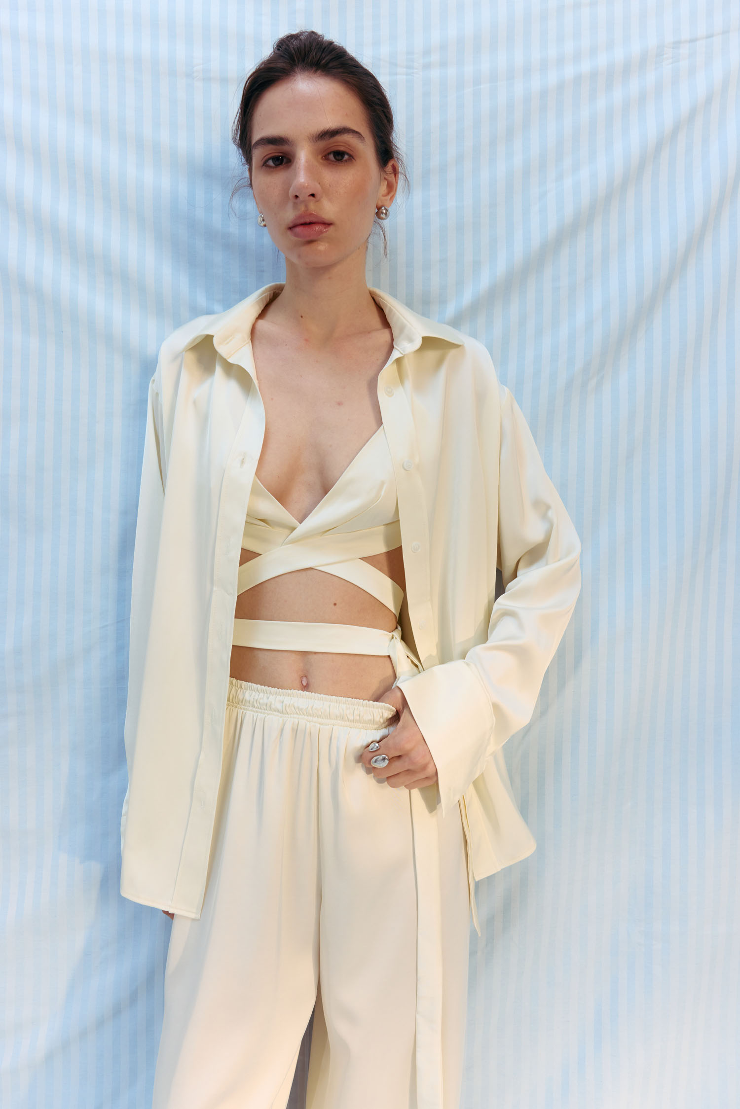 Сорочка прямого крою з сатину молочна TLA_00003238, фото 1 Сорочка прямого крою з сатину молочна TLA_00003238, фото 1 - в интернет магазине KAPSULA