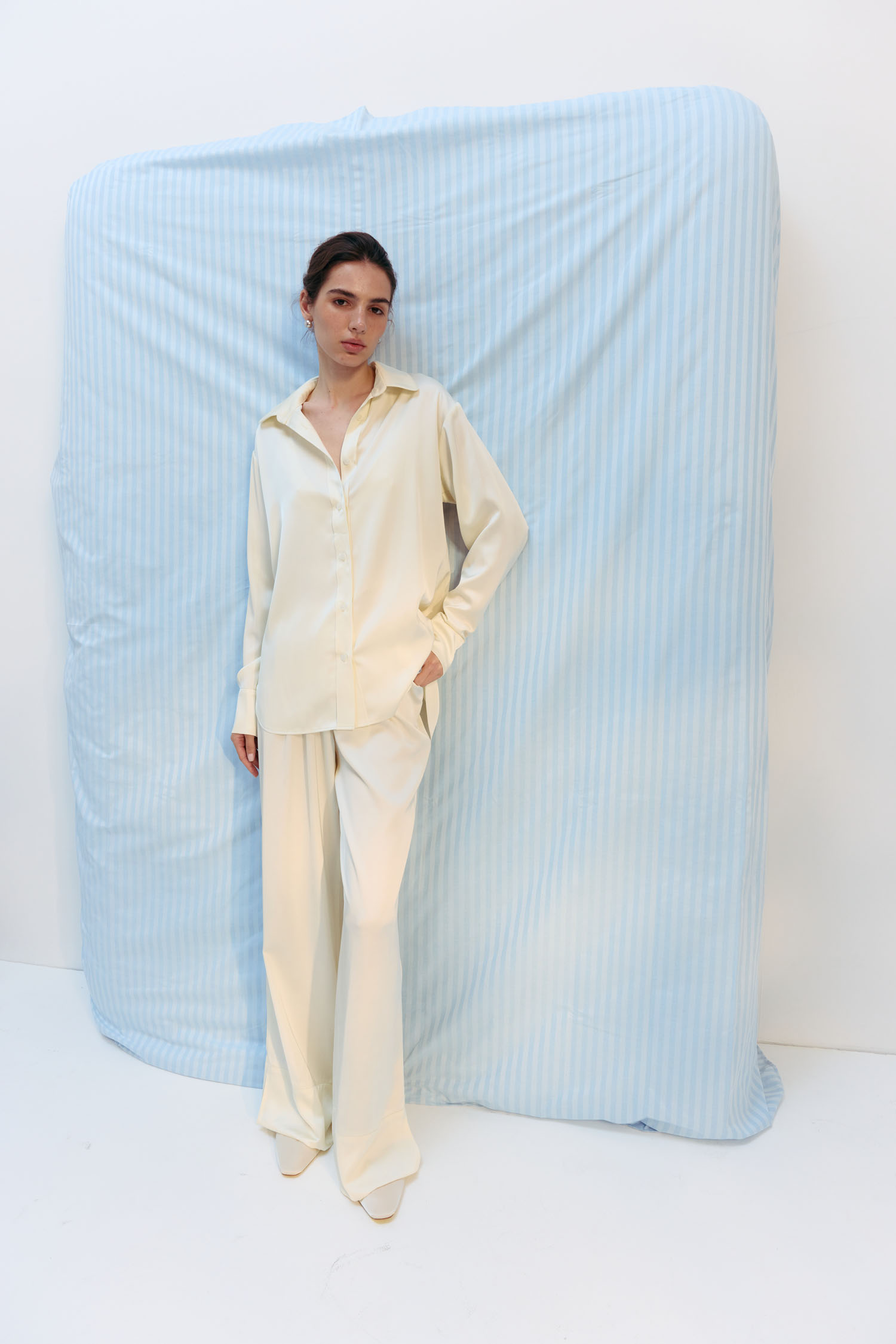 Сорочка прямого крою з сатину молочна TLA_00003238, фото 1 Сорочка прямого крою з сатину молочна TLA_00003238, фото 1 - в интернет магазине KAPSULA