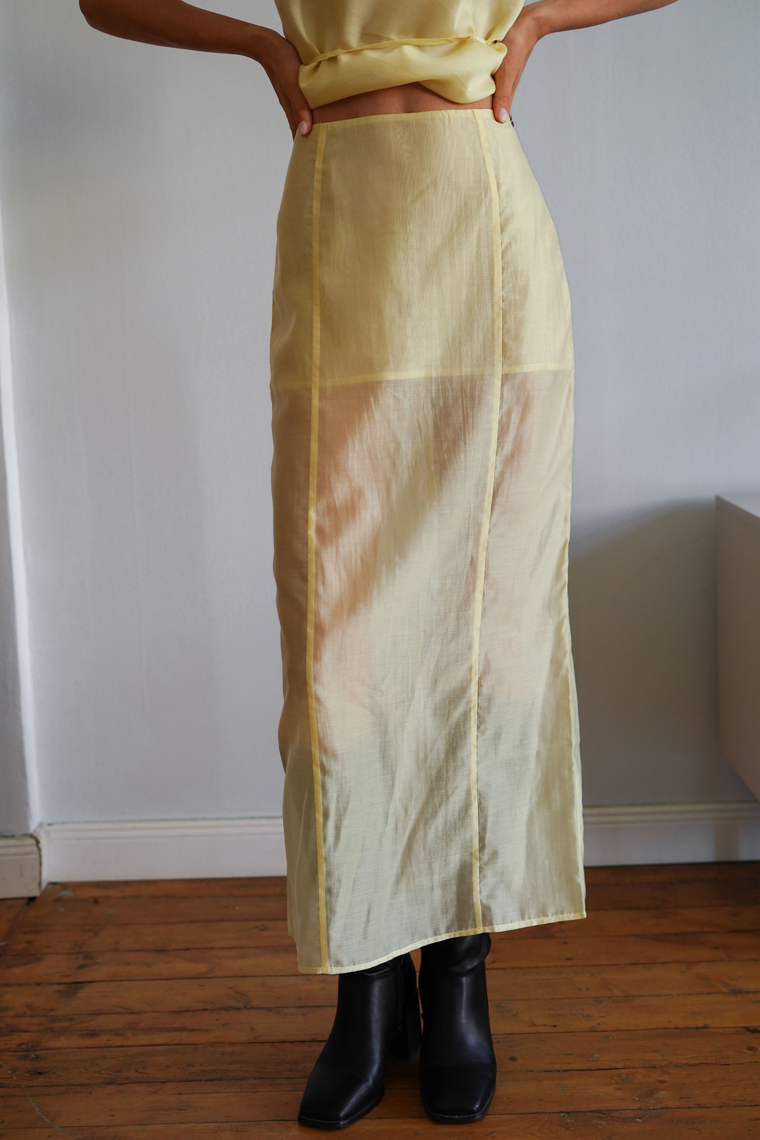 Спідниця максі напівпрозора з тенселу лимонна TLA_00003317, фото 1 Спідниця максі напівпрозора з тенселу лимонна TLA_00003317, фото 1 - в интернет магазине KAPSULA