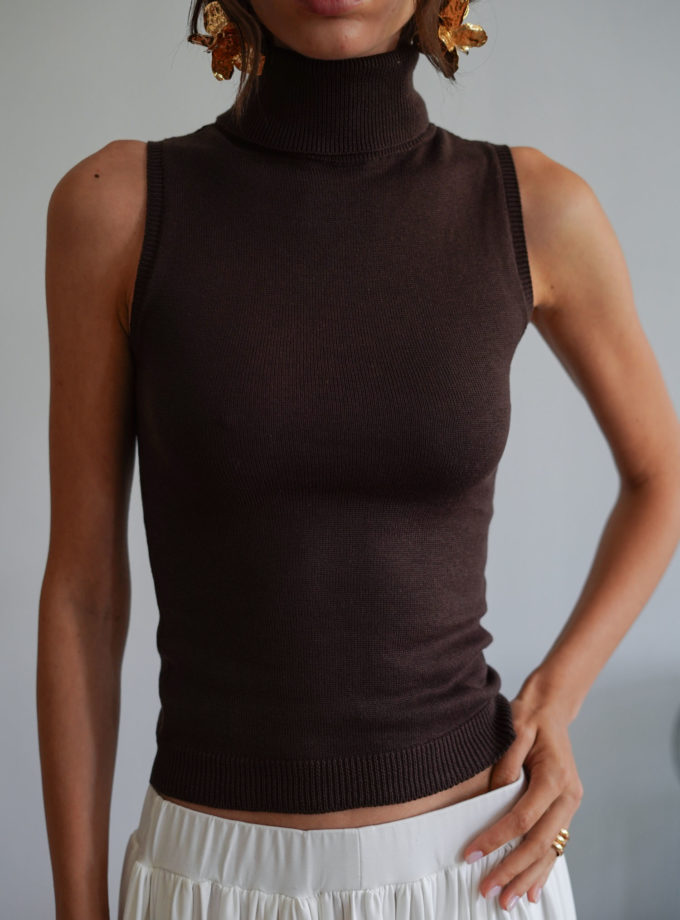 Трикотажний топ із високою горловиною шоколадний TLA_00003339, фото 1 Трикотажний топ із високою горловиною шоколадний TLA_00003339, фото 1 - в интернет магазине KAPSULA