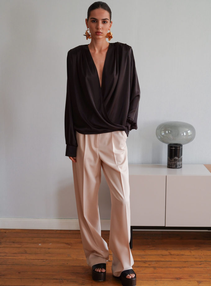 Брюки палаццо з декоративним клапаном кремові Modena TLA_00003354, фото 1 - в интернет магазине KAPSULA