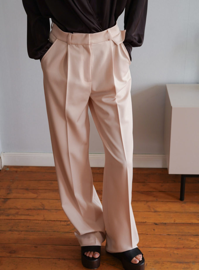 Брюки палаццо з декоративним клапаном кремові Modena TLA_00003354, фото 1 - в интернет магазине KAPSULA