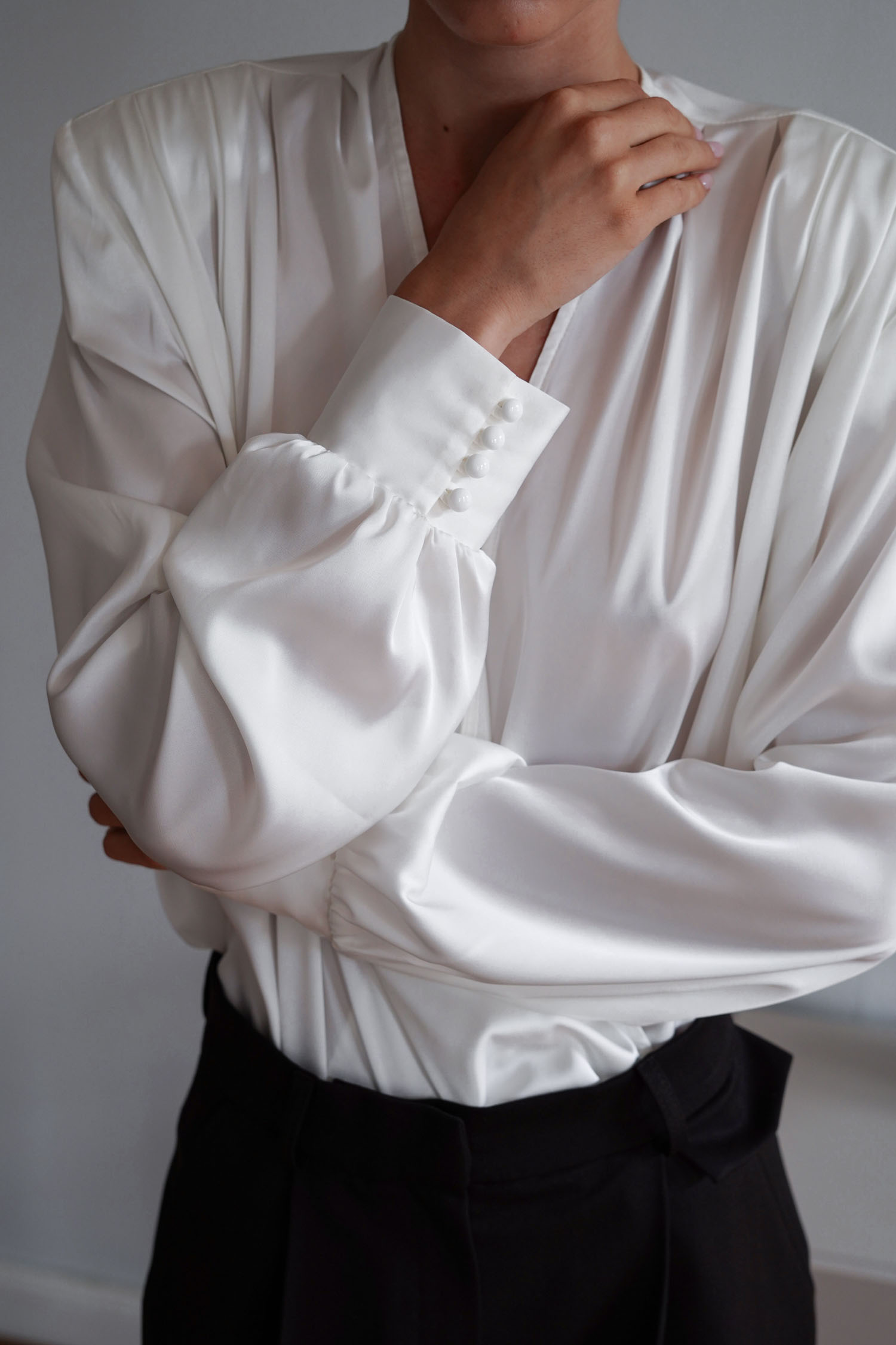 Блуза сатинова зі складами молочна TLA_00003370, фото 1 Блуза сатинова зі складами молочна TLA_00003370, фото 1 - в интернет магазине KAPSULA