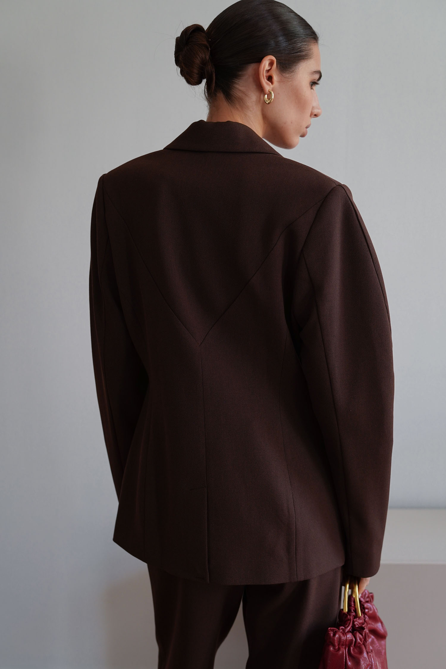 Жакет із об'ємними рукавами шоколадний TLA_00003371, фото 1 Жакет із об'ємними рукавами шоколадний TLA_00003371, фото 1 - в интернет магазине KAPSULA