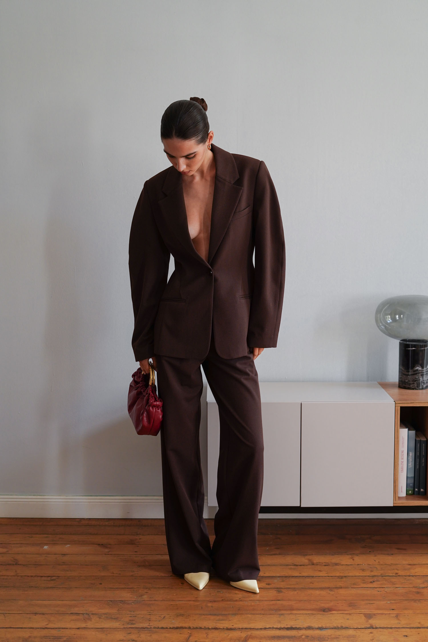 Жакет із об'ємними рукавами шоколадний TLA_00003371, фото 1 Жакет із об'ємними рукавами шоколадний TLA_00003371, фото 1 - в интернет магазине KAPSULA