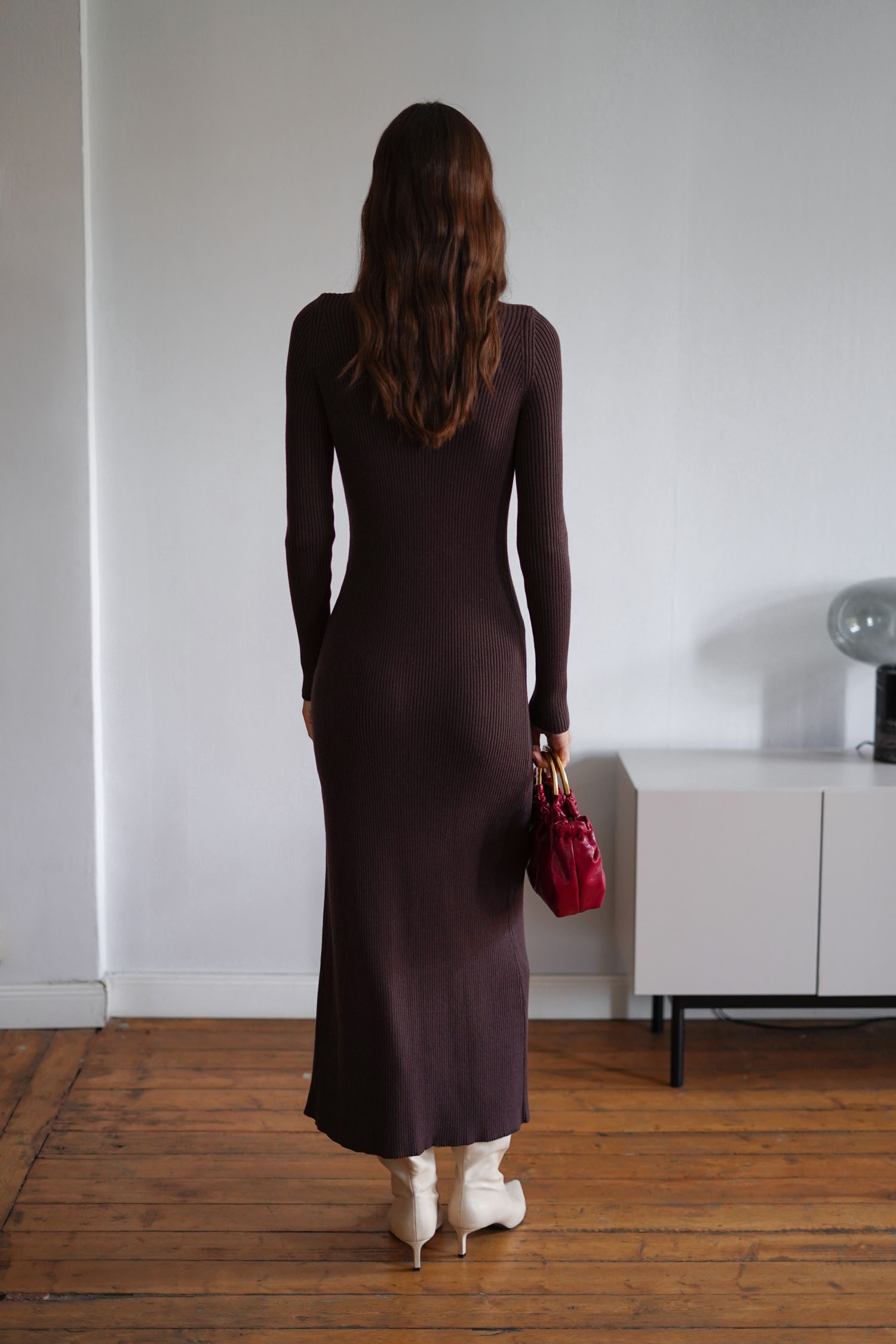 Трикотажна сукня максі на ґудзиках шоколадна TLA_00003381, фото 1 Трикотажна сукня максі на ґудзиках шоколадна TLA_00003381, фото 1 - в интернет магазине KAPSULA