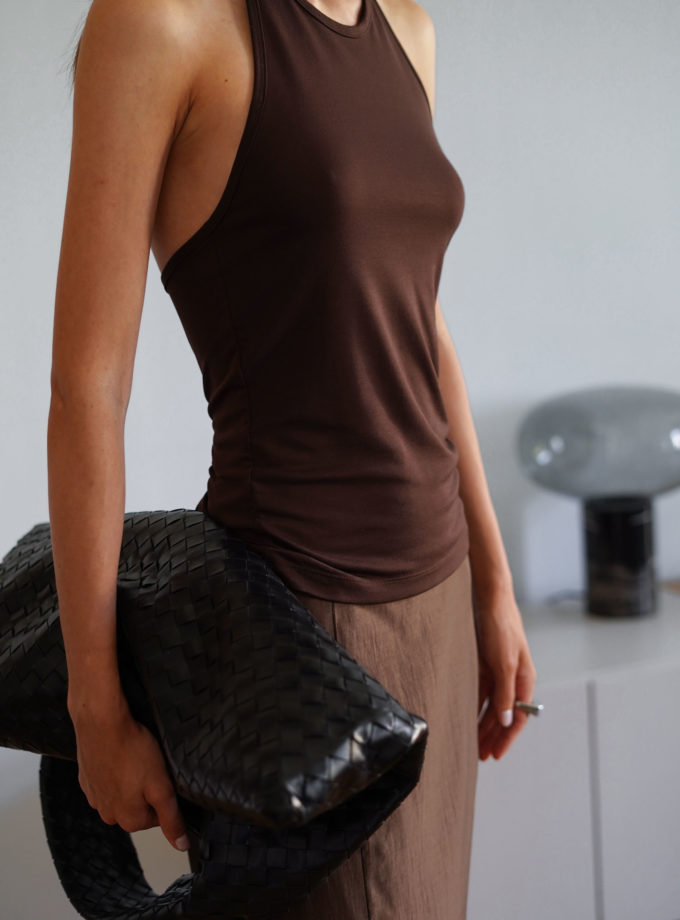 Трикотажний топ з відкритою спиною шоколадний TLA_00003394, фото 1 Трикотажний топ з відкритою спиною шоколадний TLA_00003394, фото 1 - в интернет магазине KAPSULA