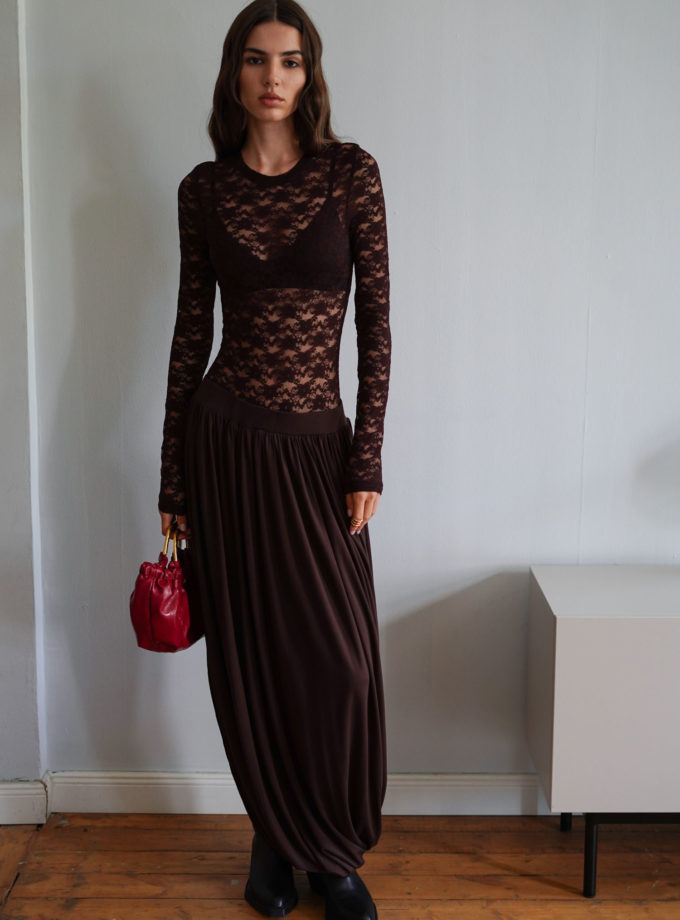 Трикотажна спідниця міді зі складами шоколадна TLA_00003395, фото 1 - в интернет магазине KAPSULA