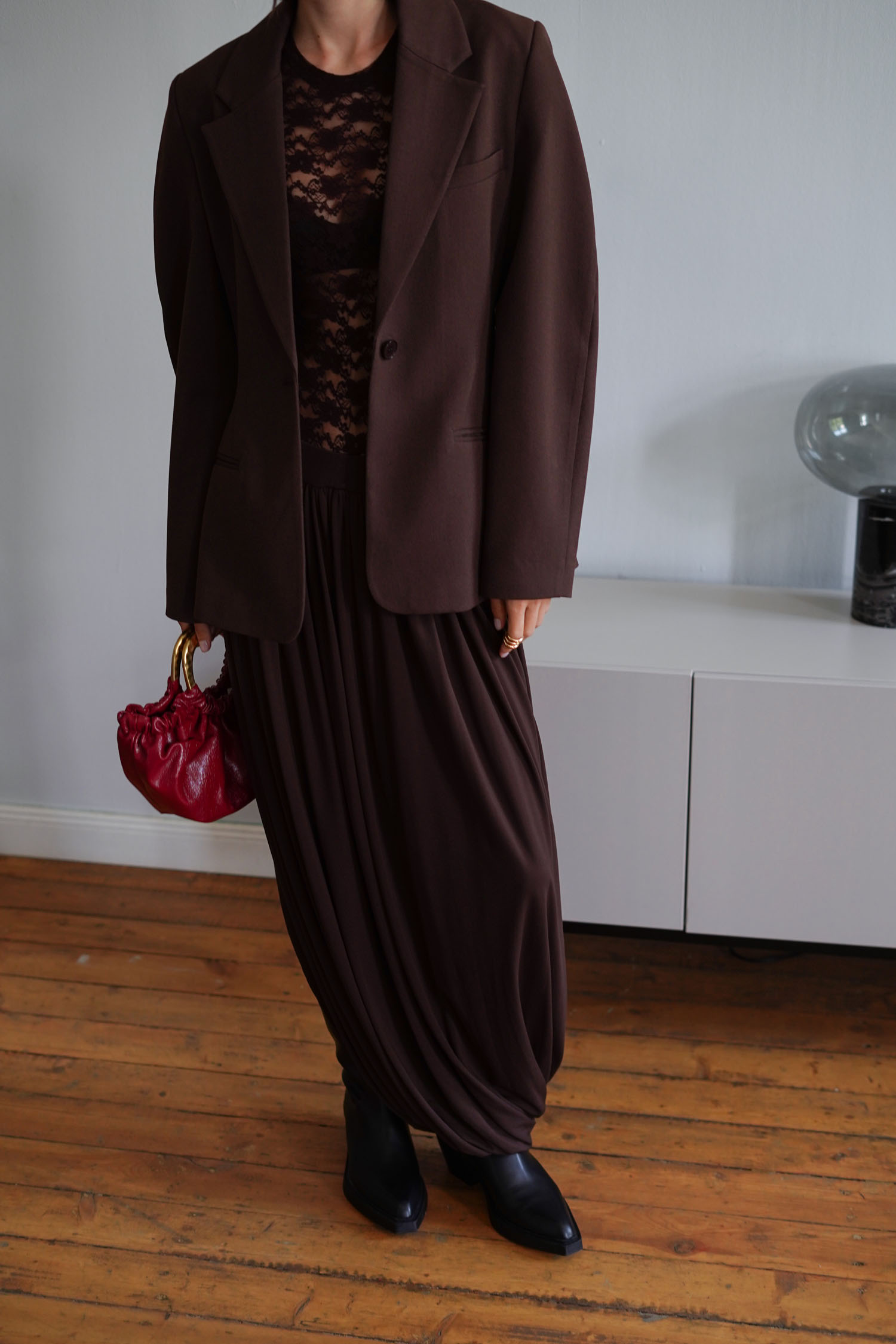 Трикотажна спідниця міді зі складами шоколадна TLA_00003395, фото 1 Трикотажна спідниця міді зі складами шоколадна TLA_00003395, фото 1 - в интернет магазине KAPSULA