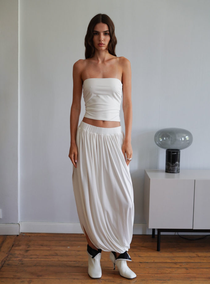 Трикотажна спідниця міді зі складами молочна TLA_00003396, фото 1 - в интернет магазине KAPSULA
