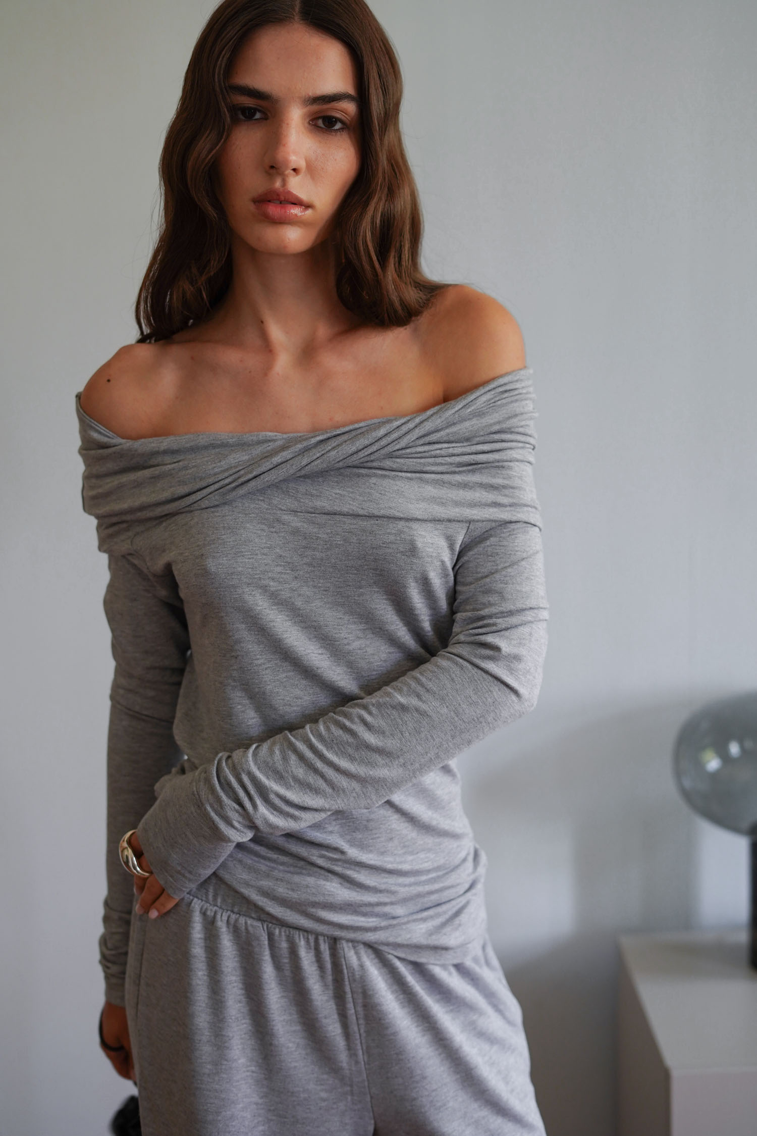 Лонгслів з відкритими плечима сірий меланж TLA_00003412, фото 1 Лонгслів з відкритими плечима сірий меланж TLA_00003412, фото 1 - в интернет магазине KAPSULA