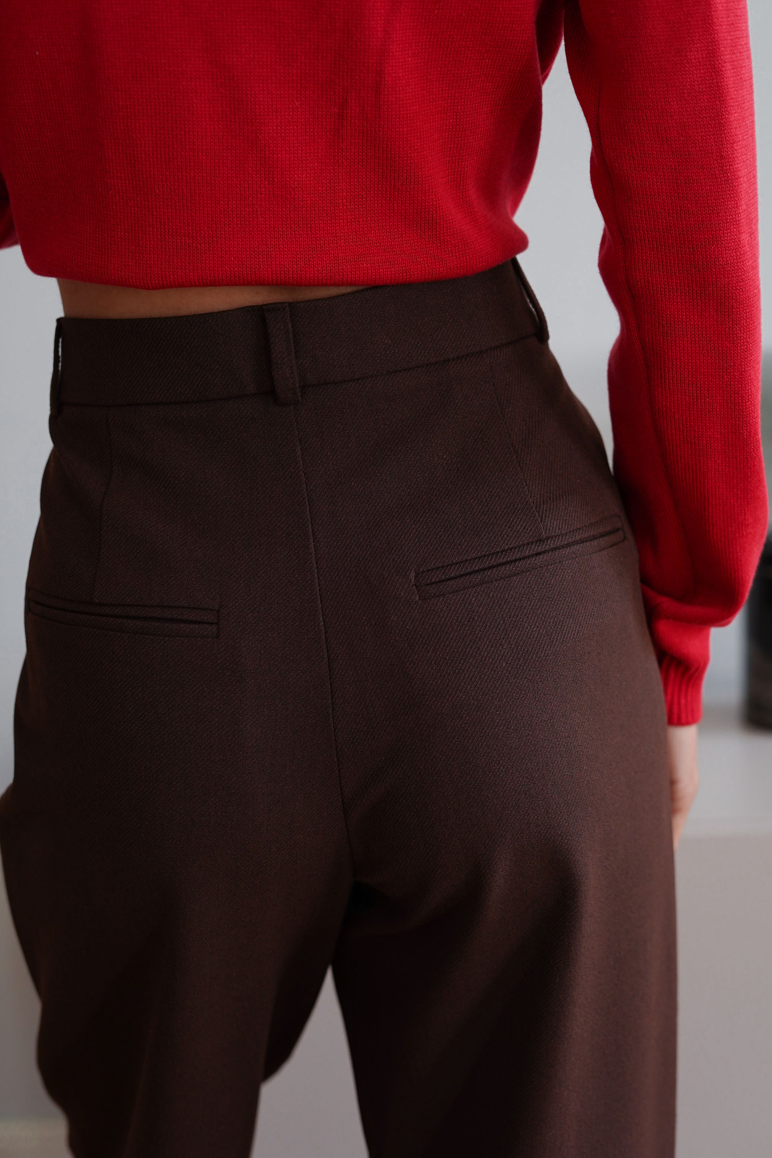 00003414-5 Брюки прямого крою з подвійними защипами шоколадні THE LACE (TLA_00003414) - фото 5